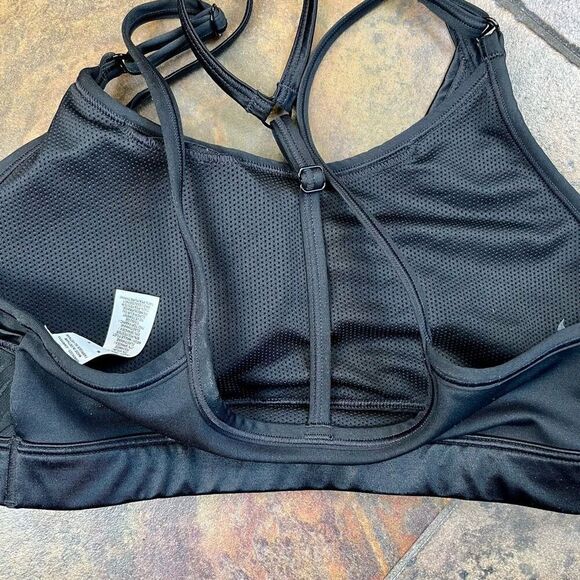 Nike Dri-Fit Black Sports Bra Medium - Picture 6 of 7